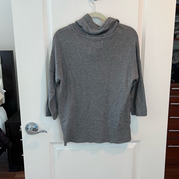 Loft Women's gray cowl neck sweater Size M - Picture 6 of 11
